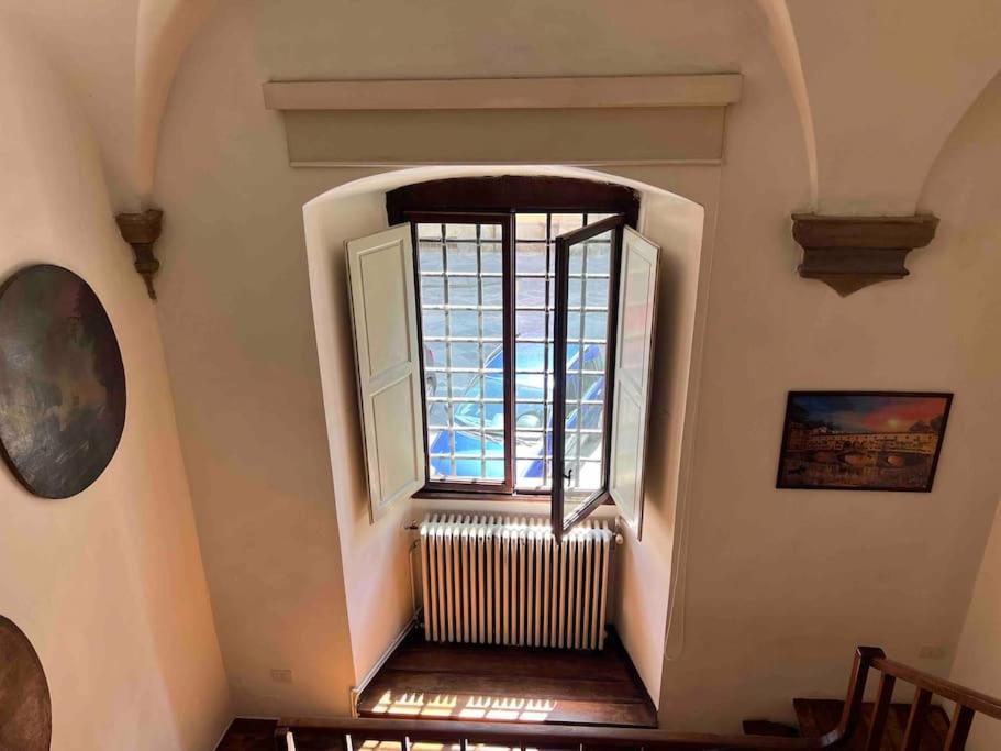 Ponte Vecchio Cozy Oltrarno Apartment فلورنس المظهر الخارجي الصورة