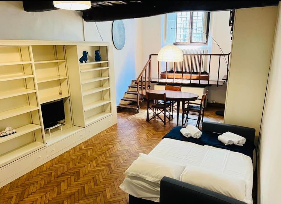 Ponte Vecchio Cozy Oltrarno Apartment فلورنس المظهر الخارجي الصورة